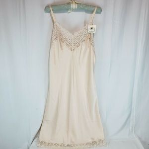 Vintage Wacoal Lace Trim Full Slip Size L 44″